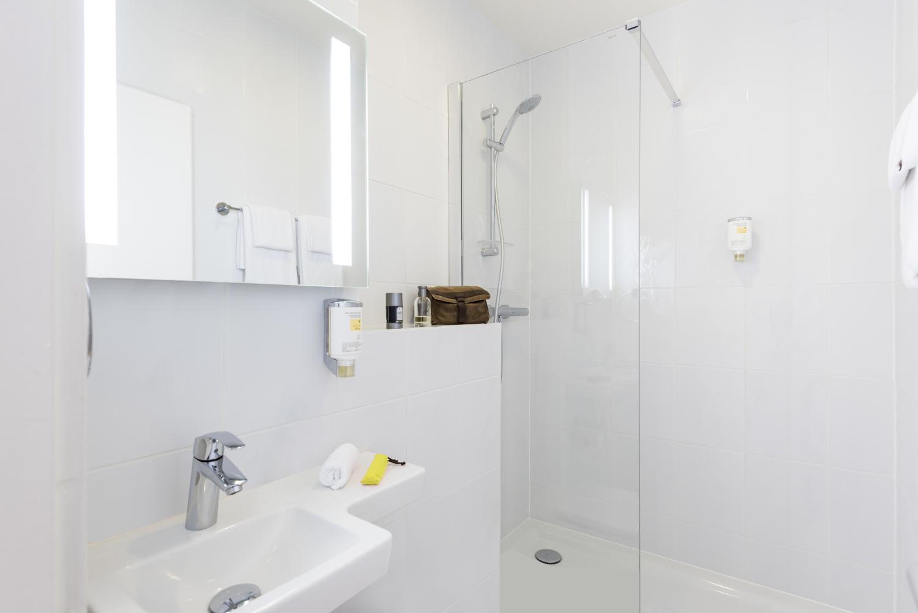 RESIDENCE STUDIO GENEVE CENTRE 23/26