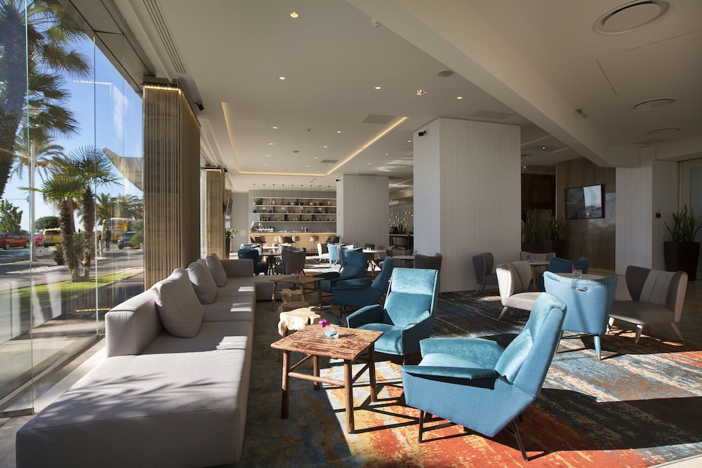RADISSON BLU NICE 57/75