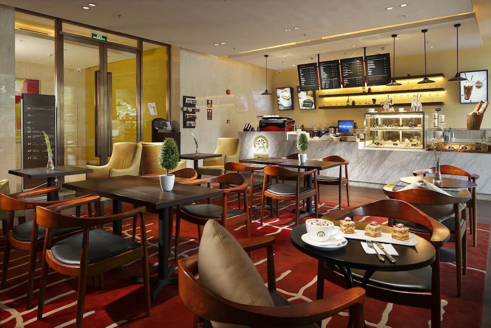 Lia Charlton Hotel Shenzhen 36/48