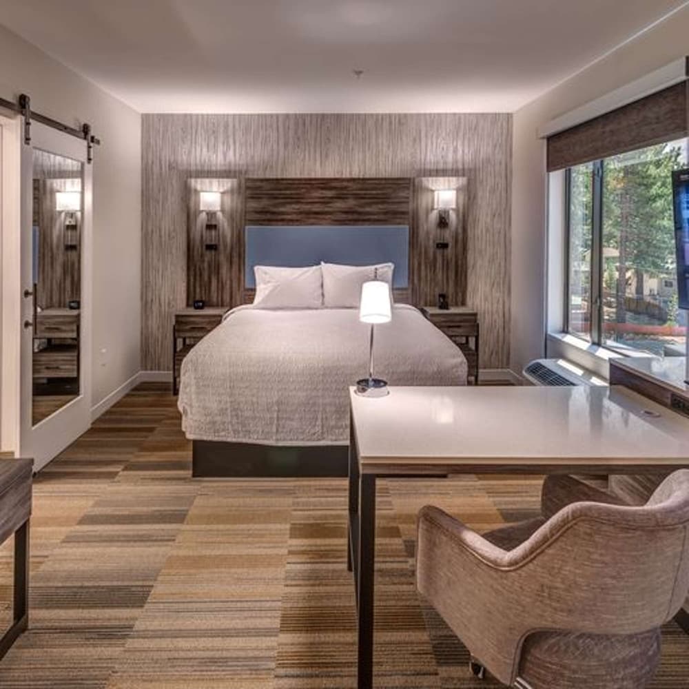 Hampton Inn and Suites South Lake Tahoe 17/39