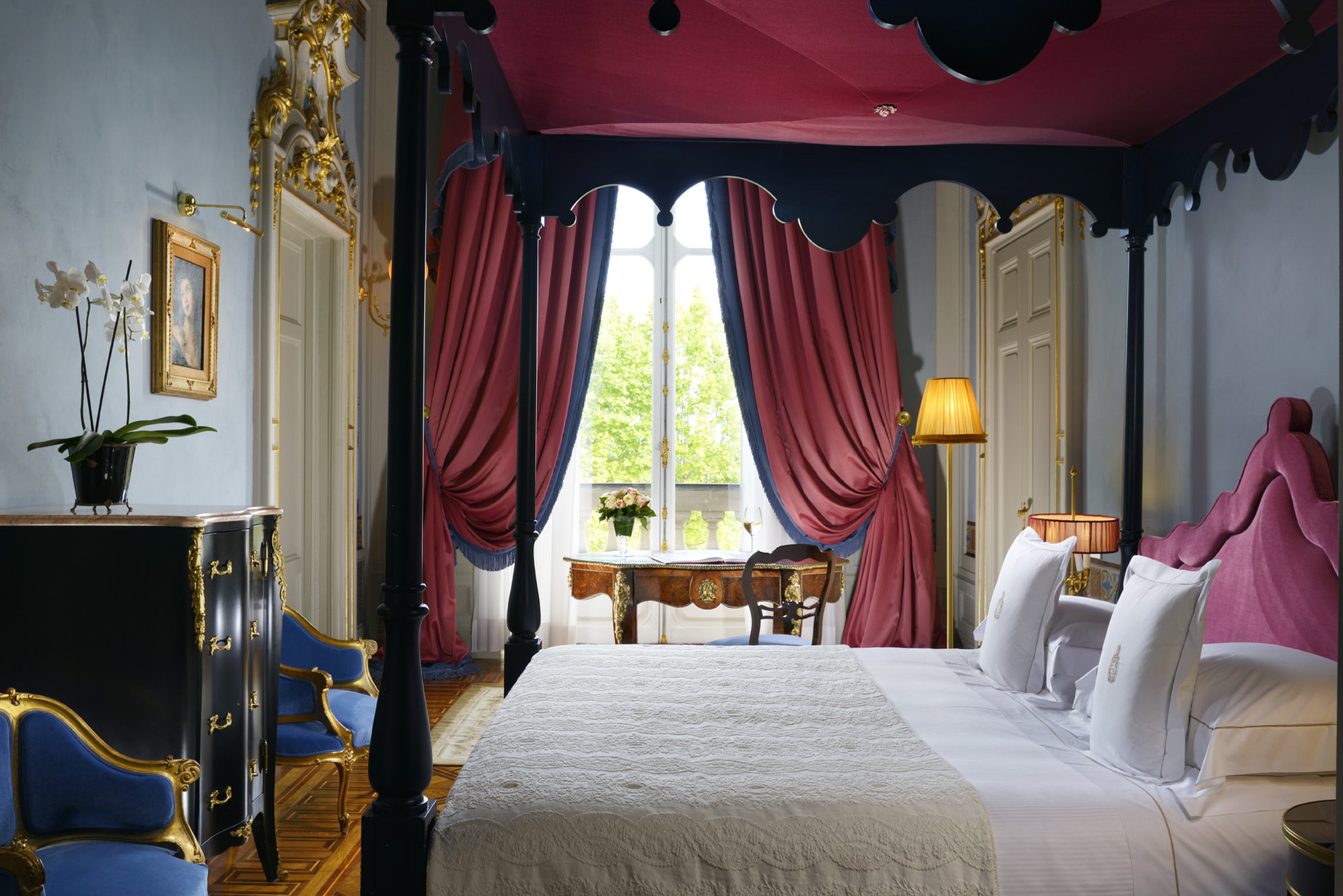 IMPERIAL, SUITE