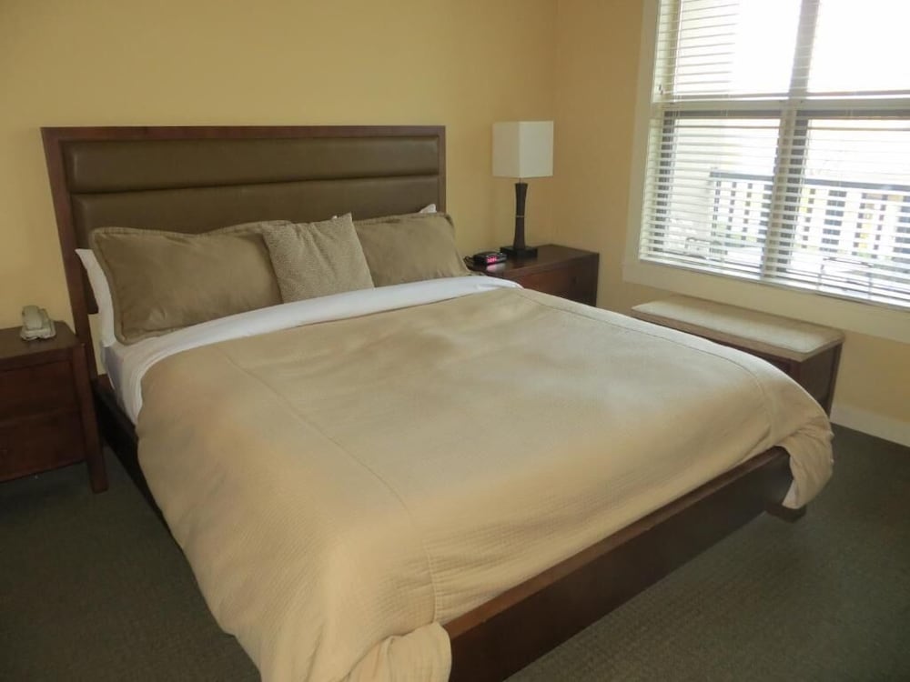 Walnut Beach Resort 11/48