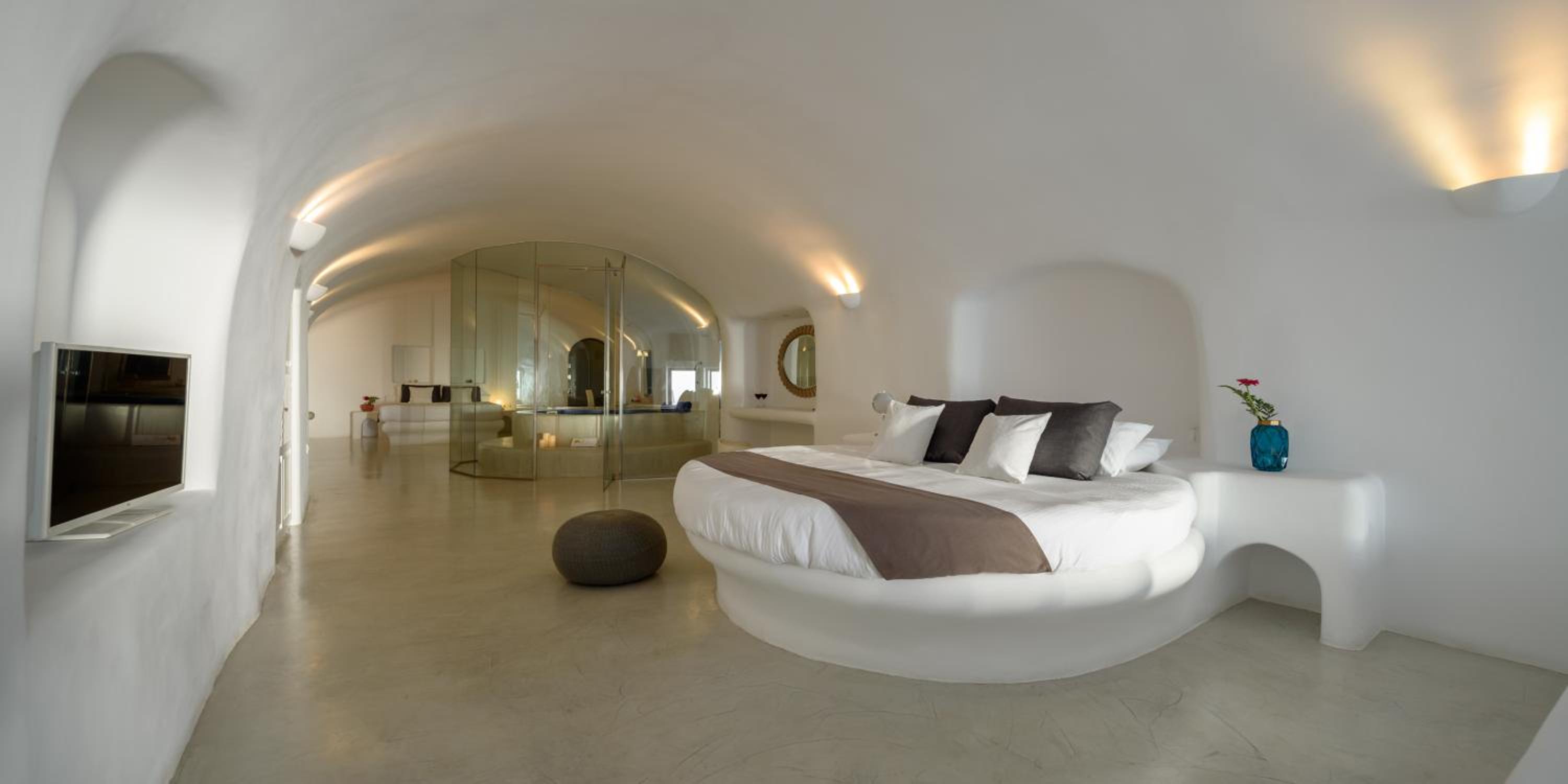 Deluxe, Plunge Pool