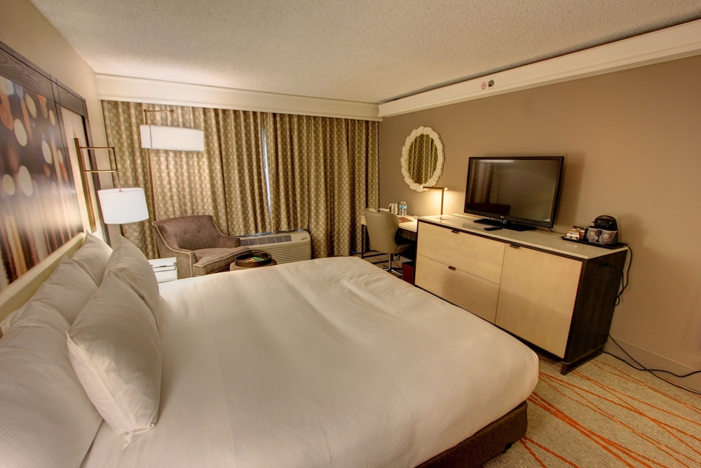 DoubleTree by Hilton Denver Central Park 6/29