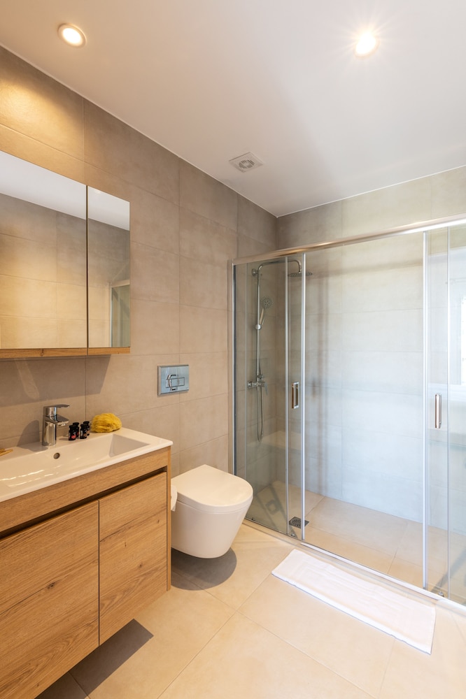 Mykonaki Hotel 32/36