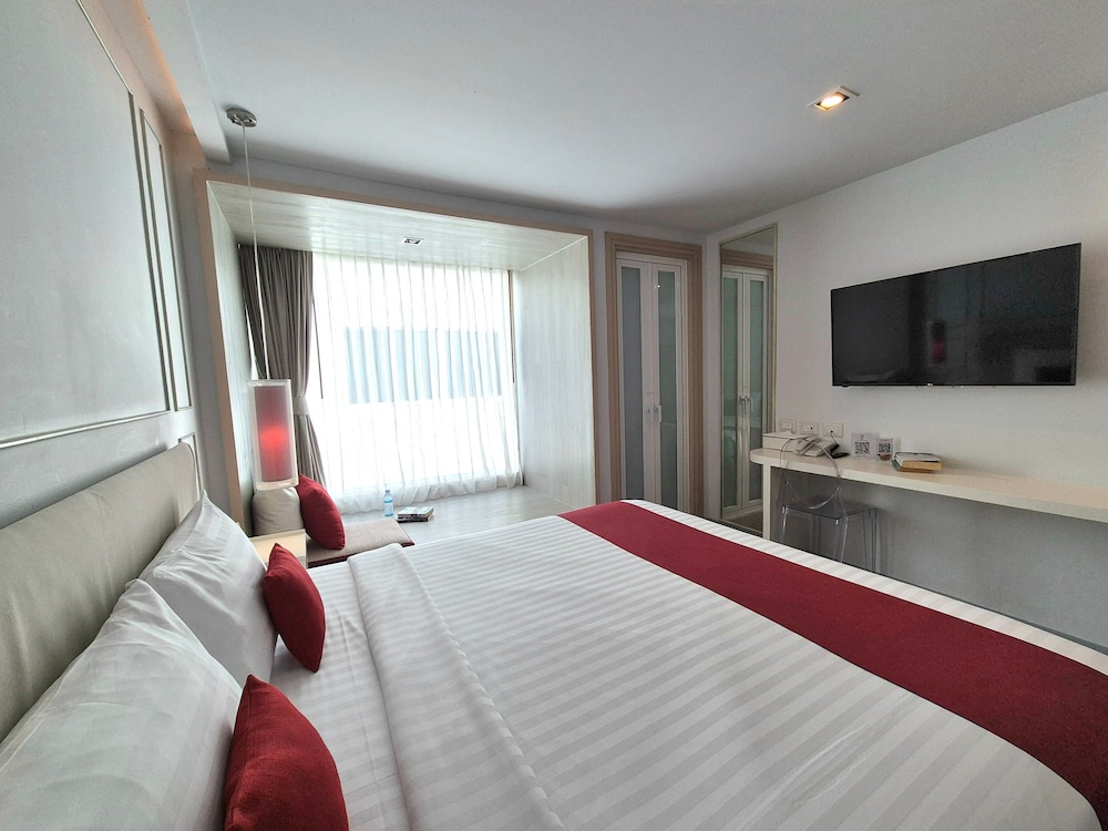 The Bloc Hotel 16/65