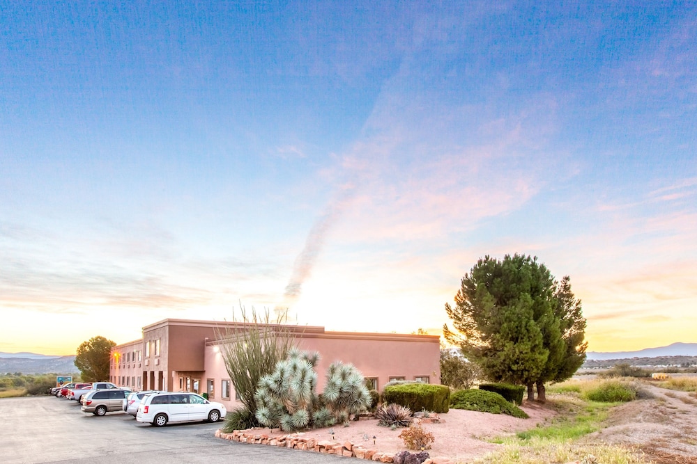 SureStay by Best Western Camp Verde 2/23