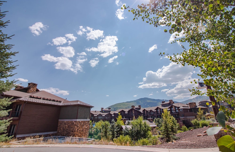 Juniper Landing By Lespri Management image