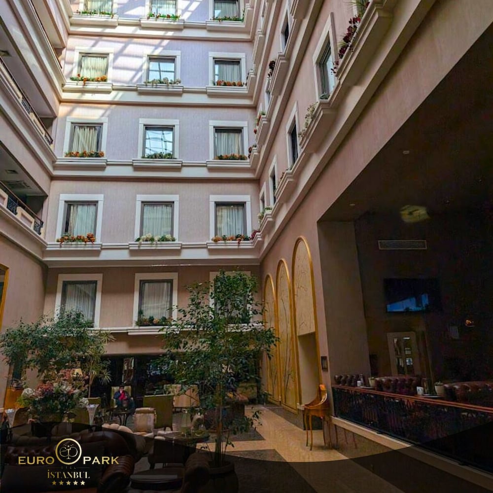 Euro Park Hotel 7/71