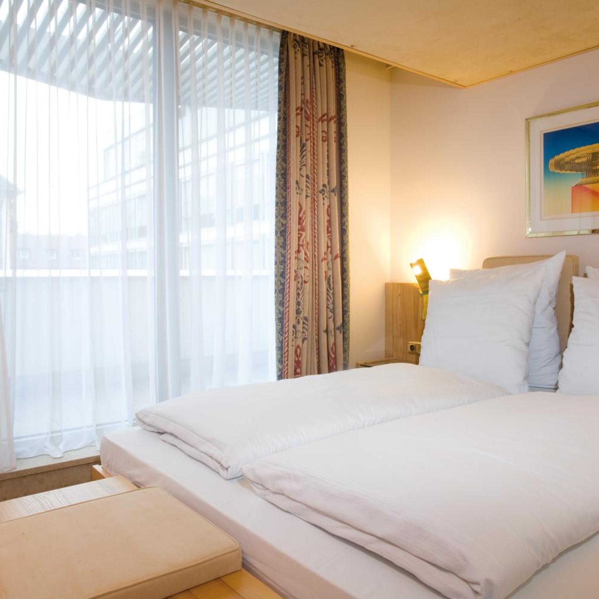 SUPERIOR, APARTMENT, DOUBLE BED