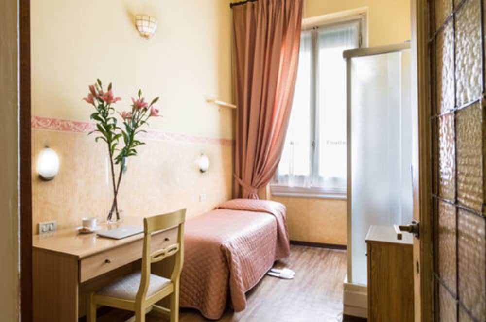 Hotel Fiorita 30/50