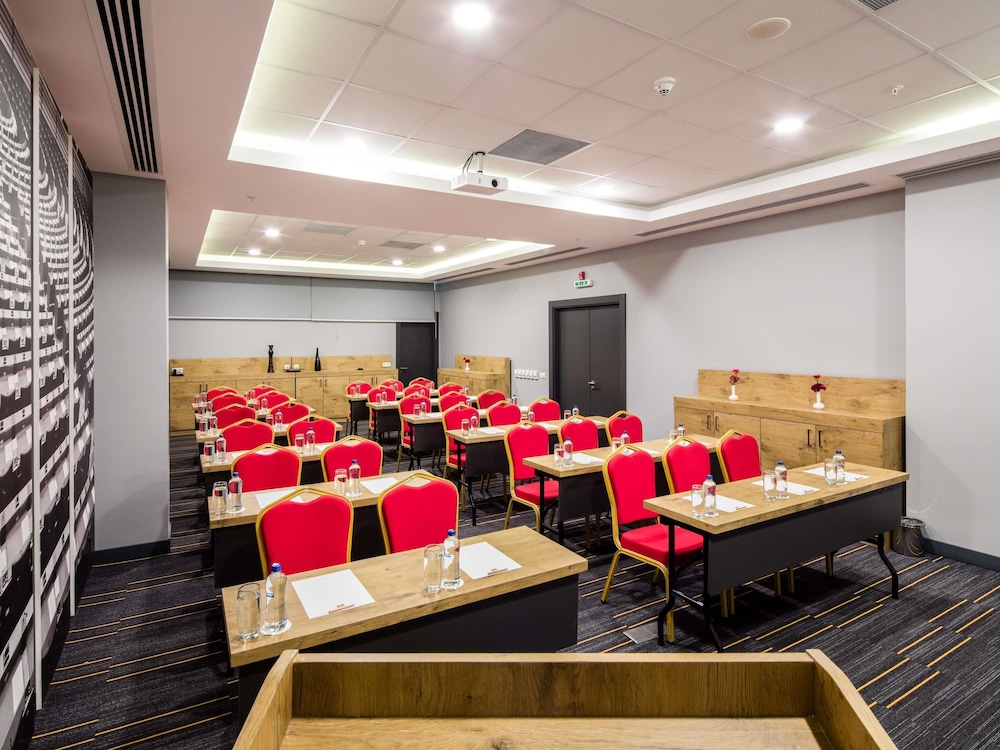 Ibis Istanbul West 67/73