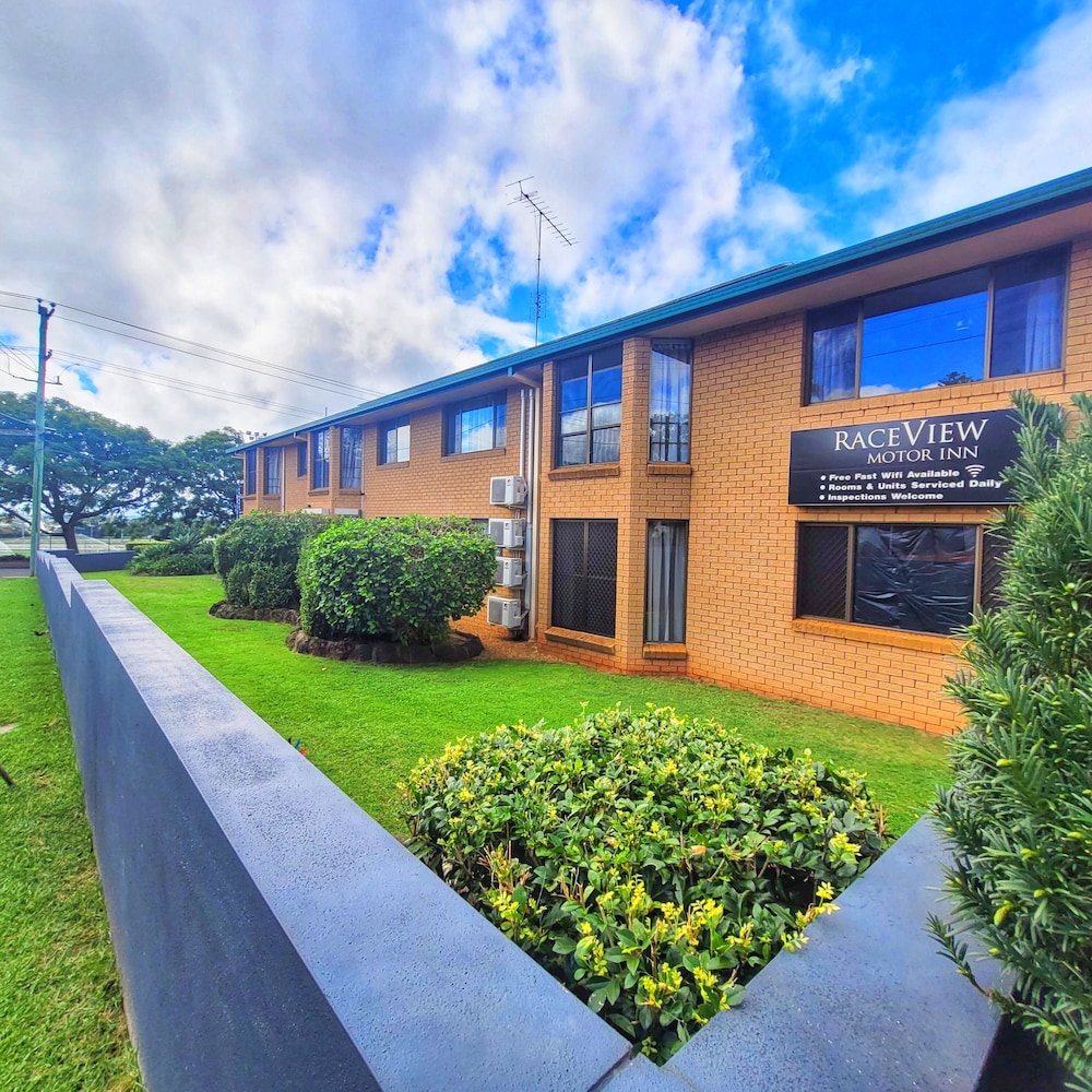 A Raceview Motor Inn 22/34