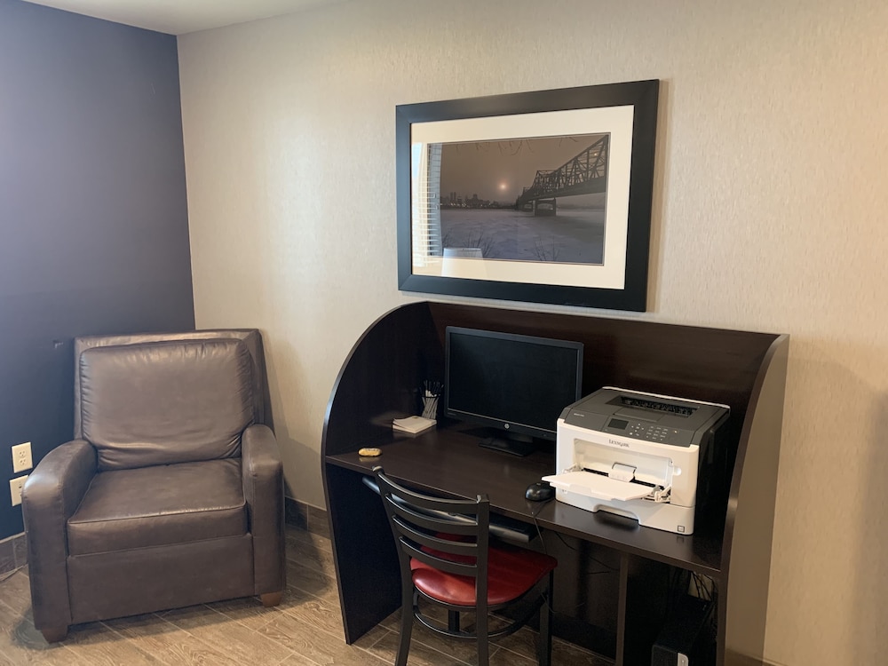 My Place Hotel Davenport/Quad Cities IA 32/41