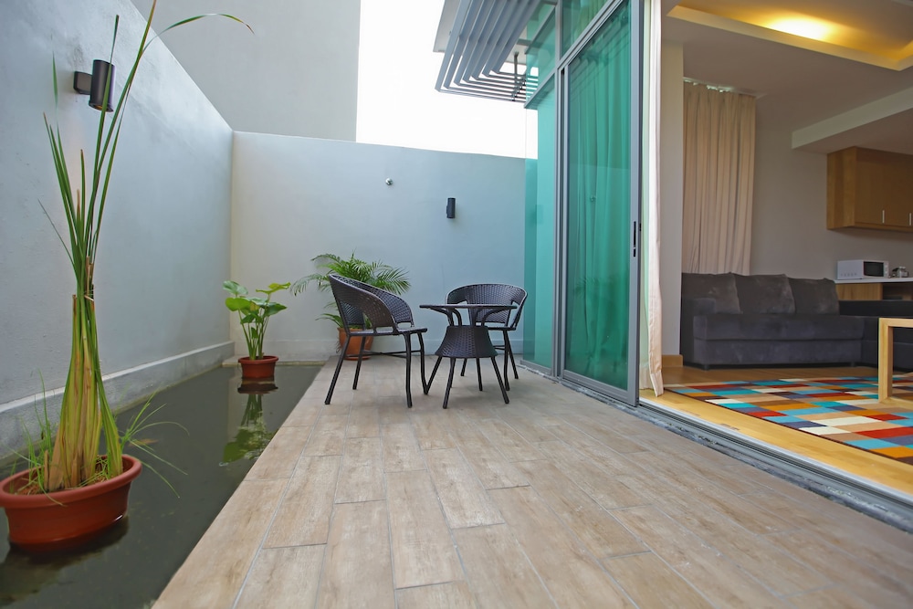 Casuarina At Meru 25/66