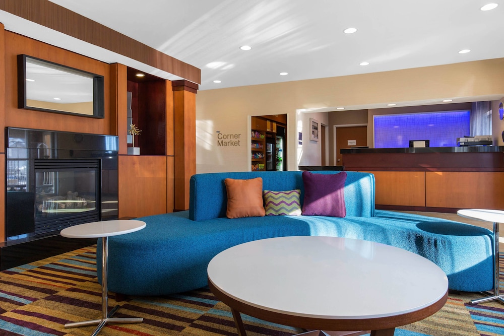 AmericInn by Wyndham St. Cloud MN Shopping Area 32/51