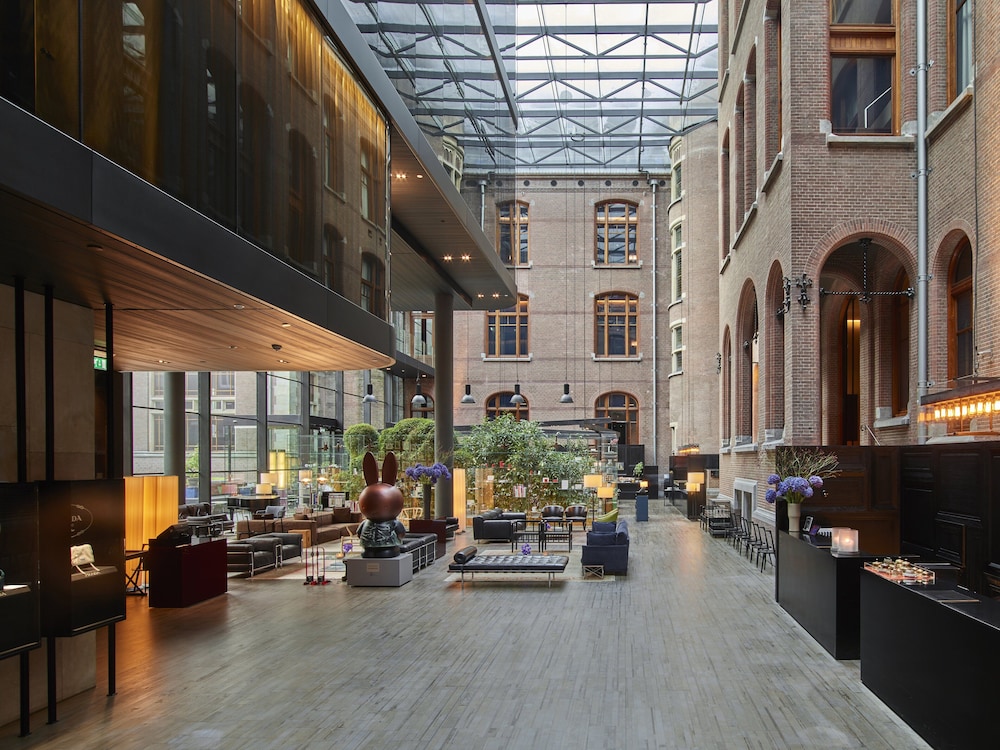 Mandarin Oriental Conservatorium, Amsterdam 3/83