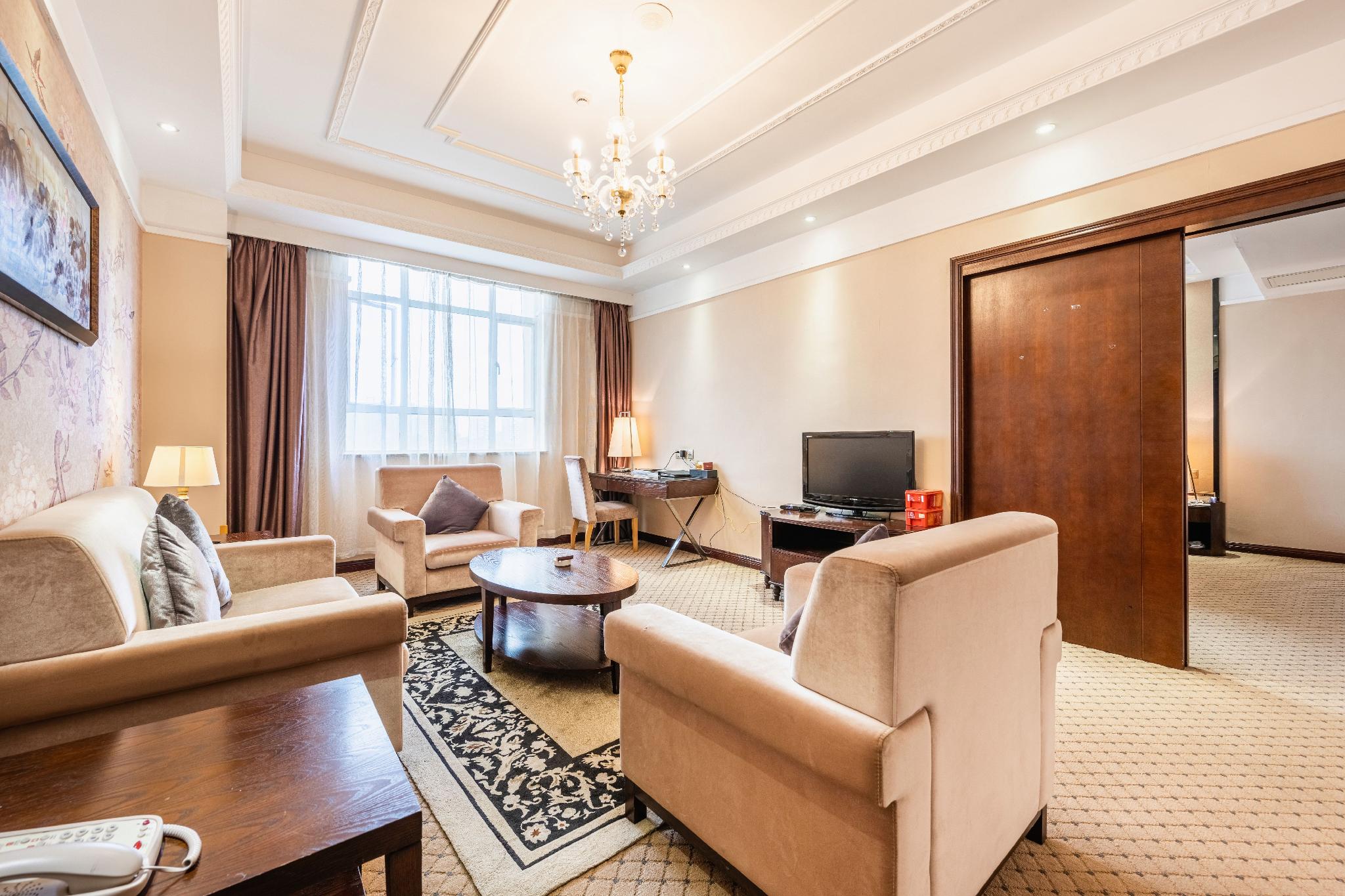 Azalea Garden Hotel 7/11