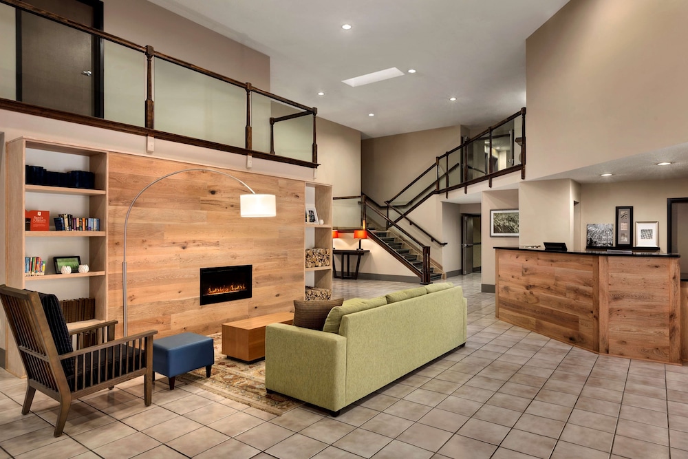 Country Inn and Suites by Radisson, Dahlgren-King George, VA 32/53