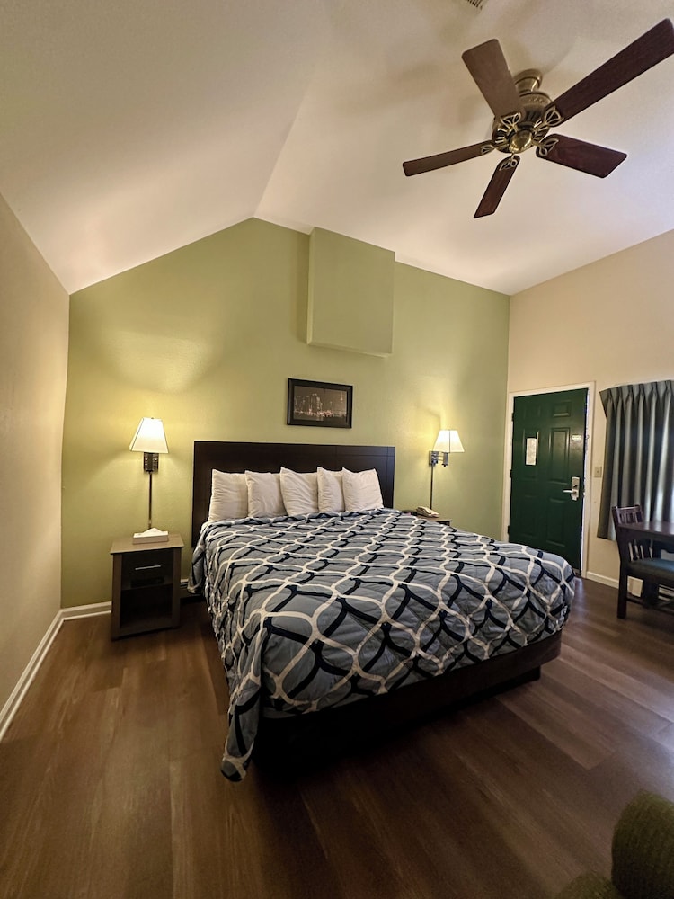 Sea Girt Lodge 15/72
