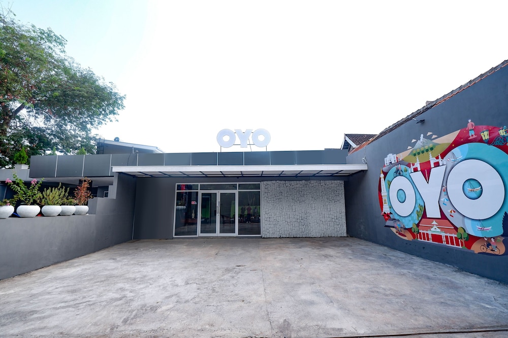 OYO 2055 Perdana Kasih 50/50