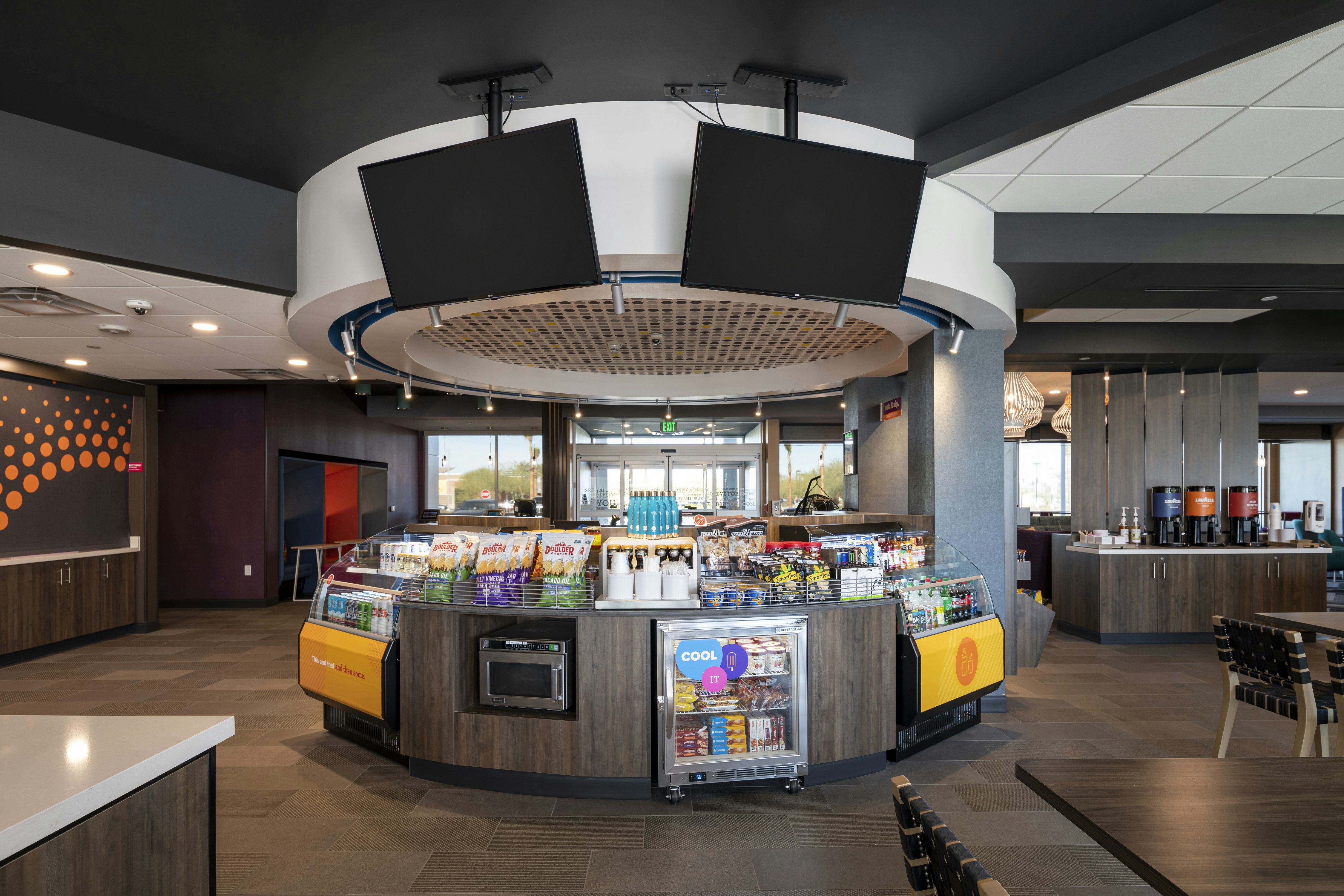 Tru By Hilton Phoenix Glendale Westgate 40/45