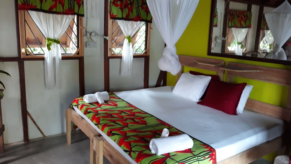 Nature, Bungalow, 4 Beds, with Fan, Hibiscus Valley Inn 5/8