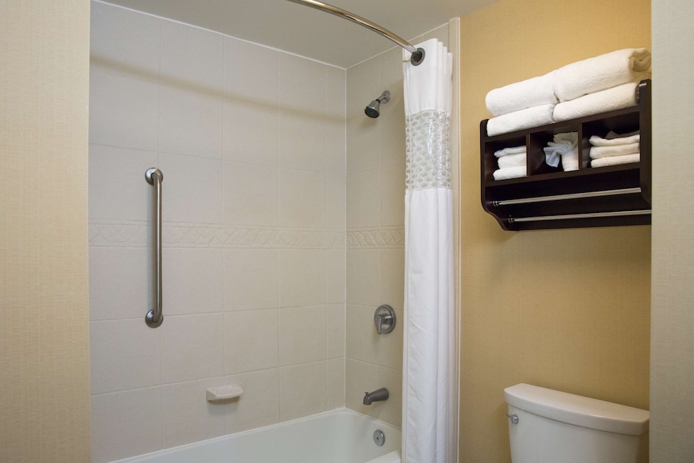 Hampton Inn & Suites Providence Downtown 13/50