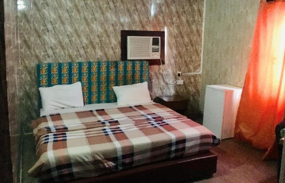 Lekki Central Hotel 8/21