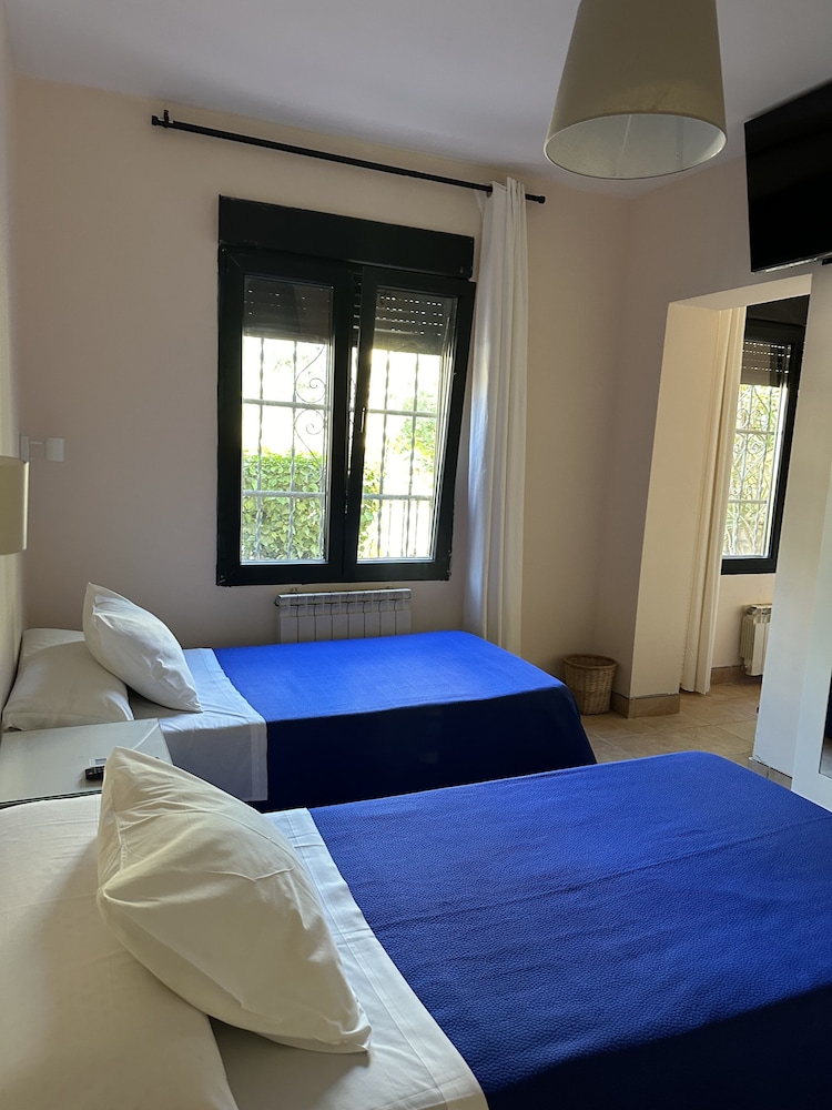 Hostal Moscatel 11/50