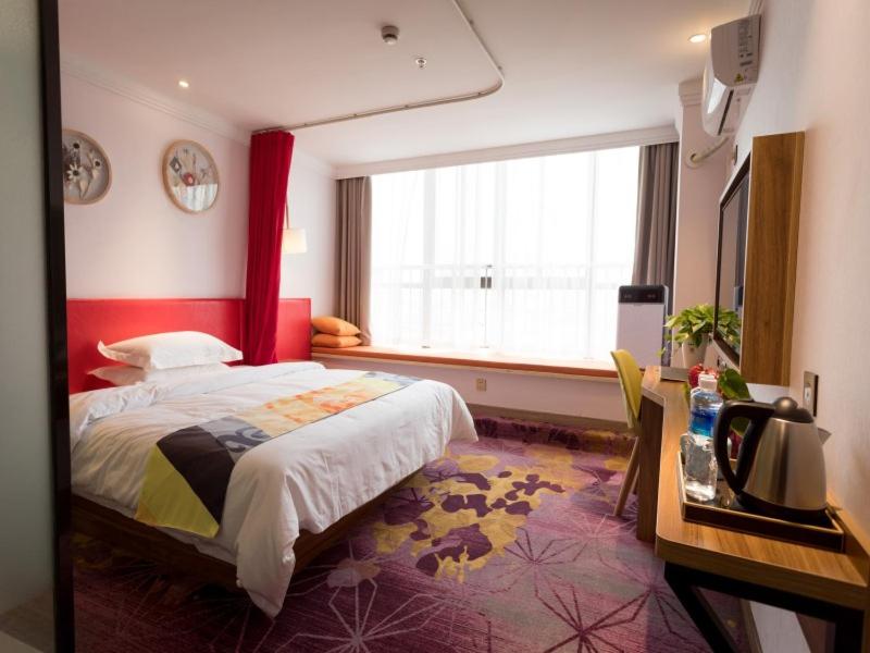 Shell Zhengzhou Zhongyuan Fota Hotel 8/19