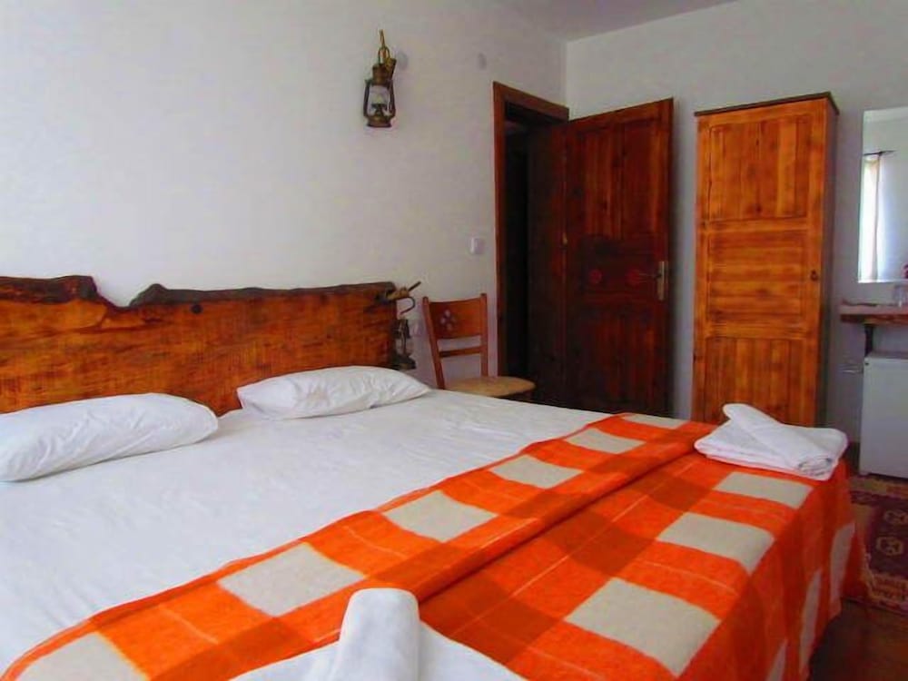 Amazon Petite Palace 10/50