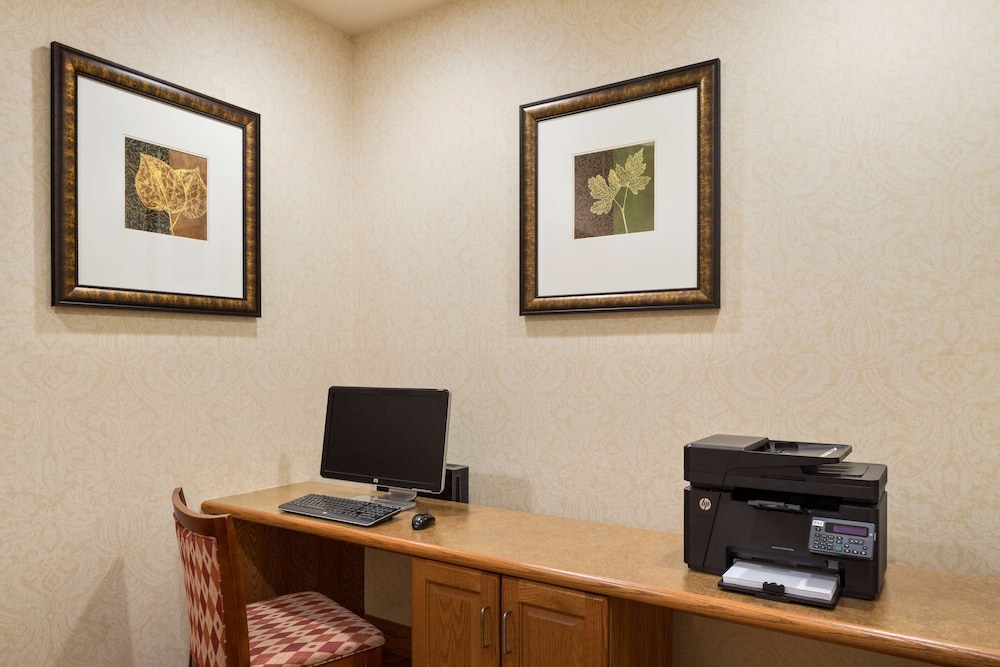 Country Inn and Suites by Radisson St Peters MO 24/26