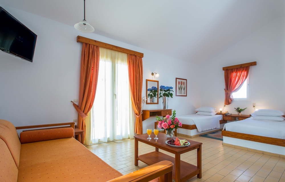 Hotel Delfinia 44/87