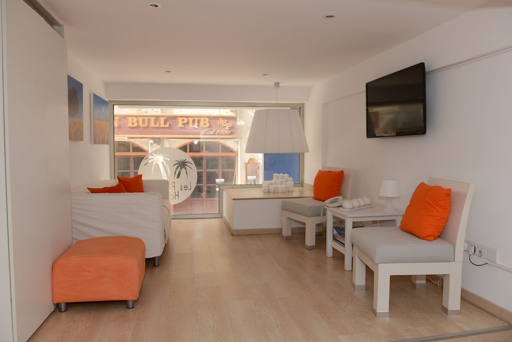Les Palmiers Beach Hotel 50/69