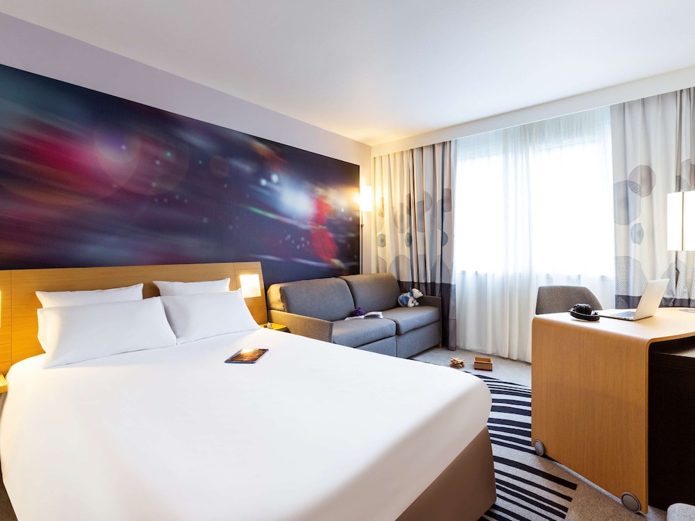 NOVOTEL LIMOGES LE LAC 18/72