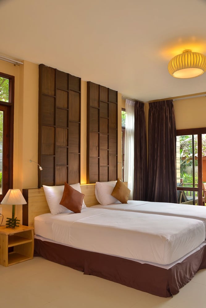 Palm Leaf Resort 10/54