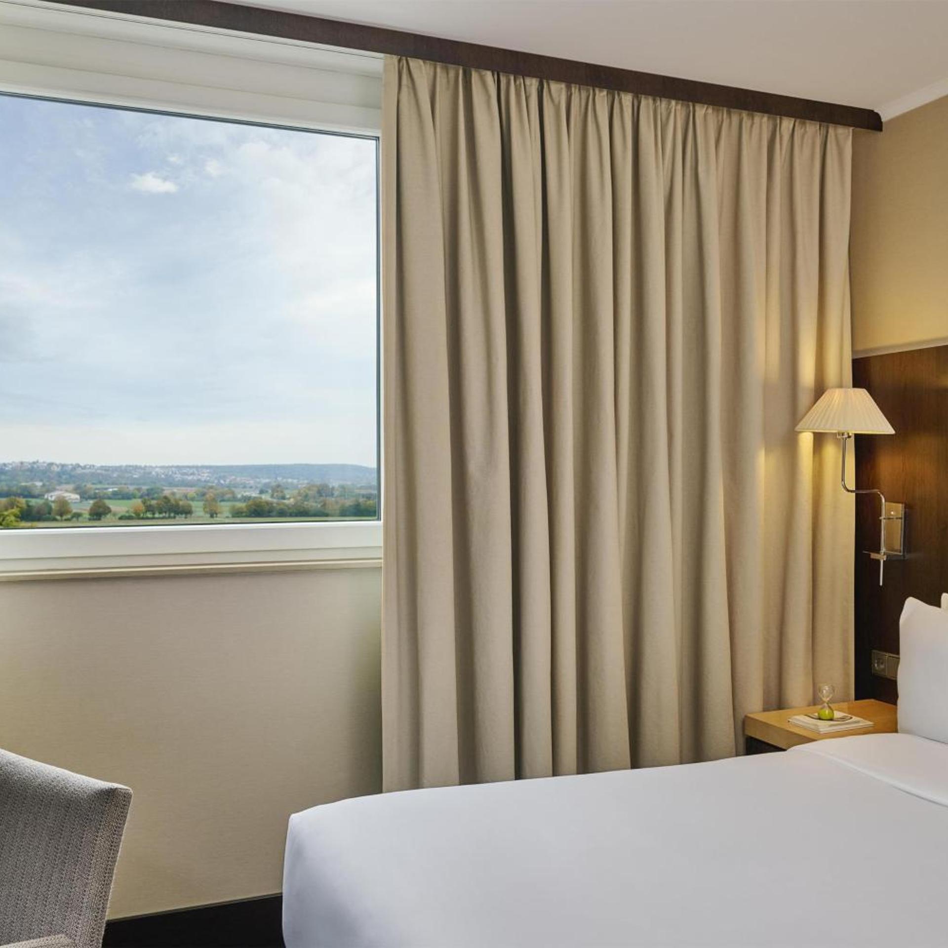 Standard, King Bed, Nh Stuttgart Airport 9/10