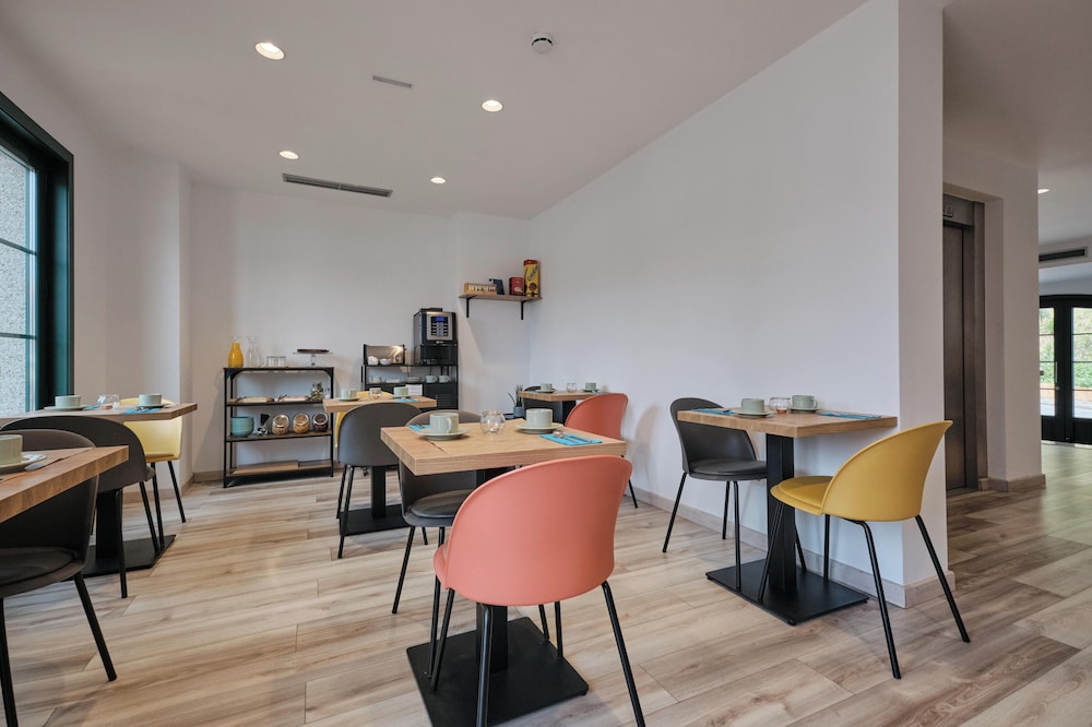 Pombal Rooms Santiago 32/50