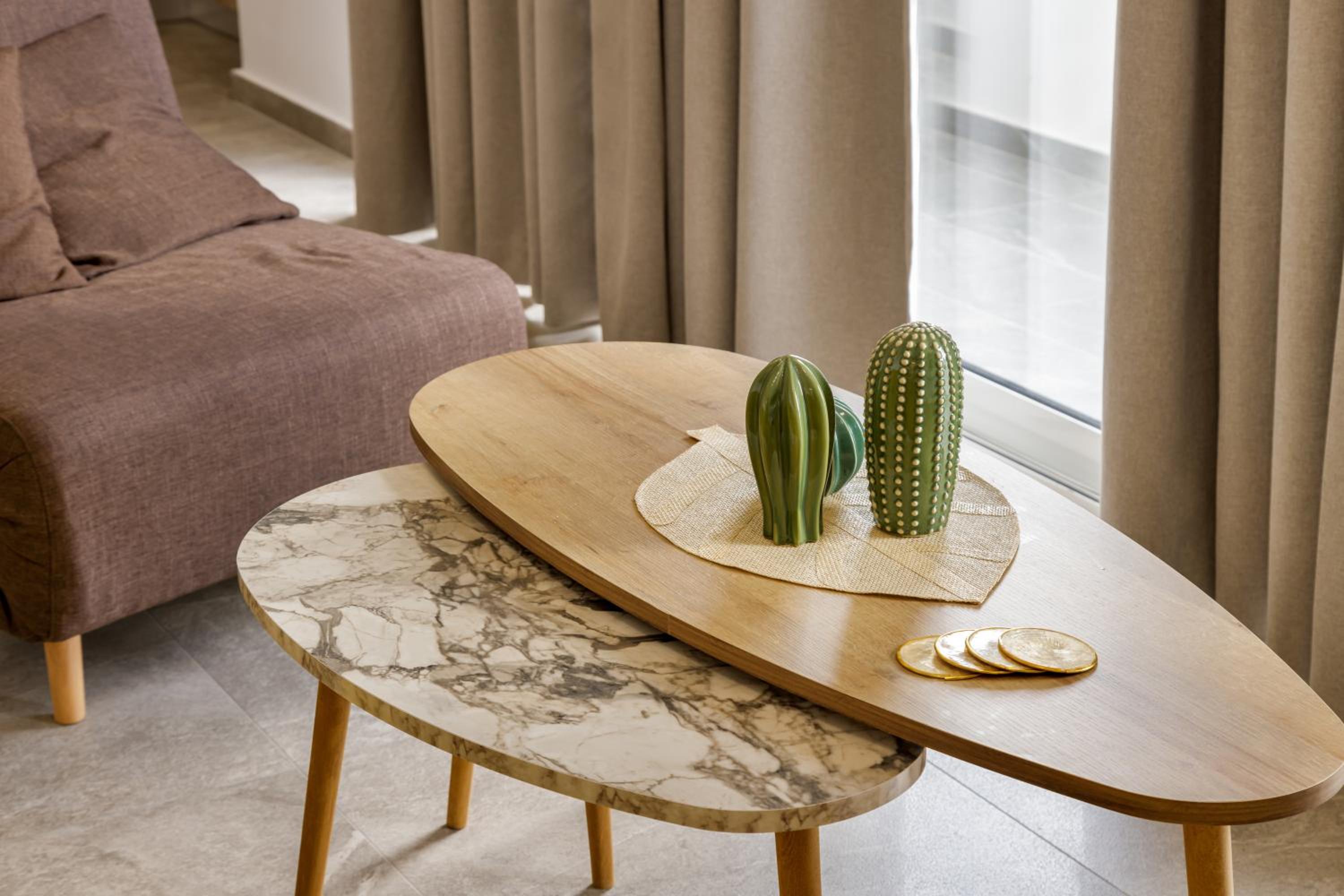 Semes Luxury Apts By Estia 10/20