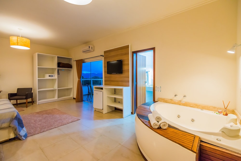 HOTEL FAZENDA DONA FRANCISCA 50/50