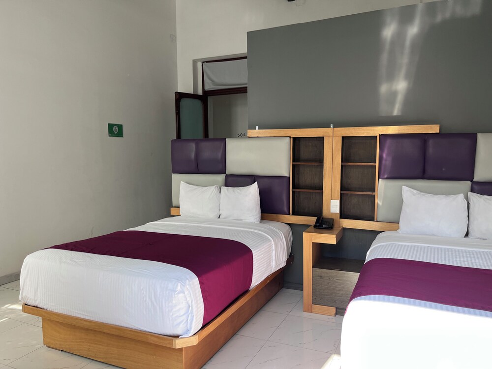 Hotel Alhaja 23/50