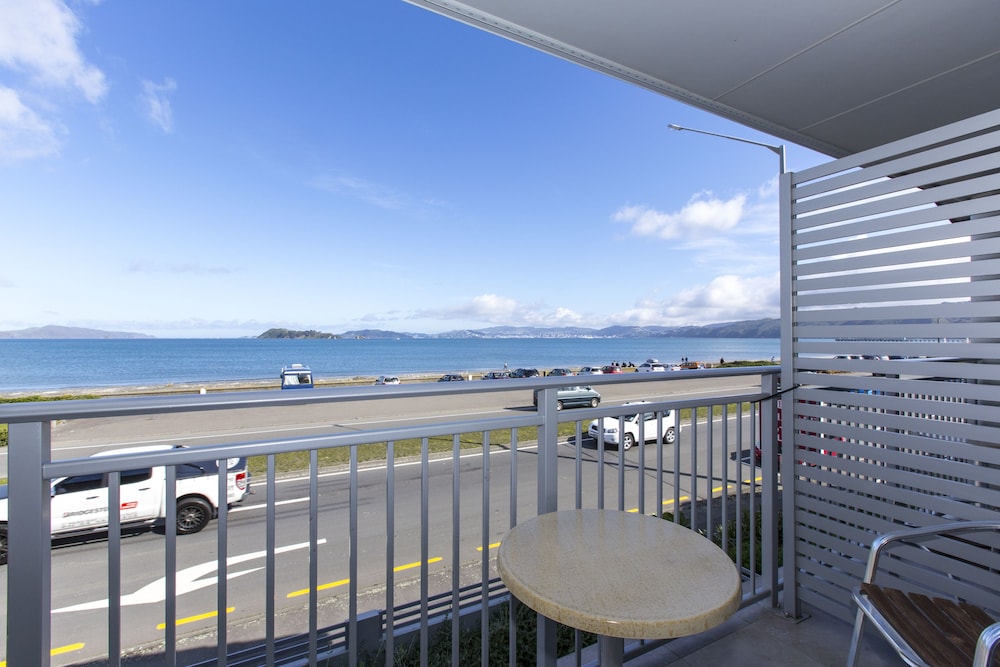 Bks Esplanade Motor Lodge 37/43
