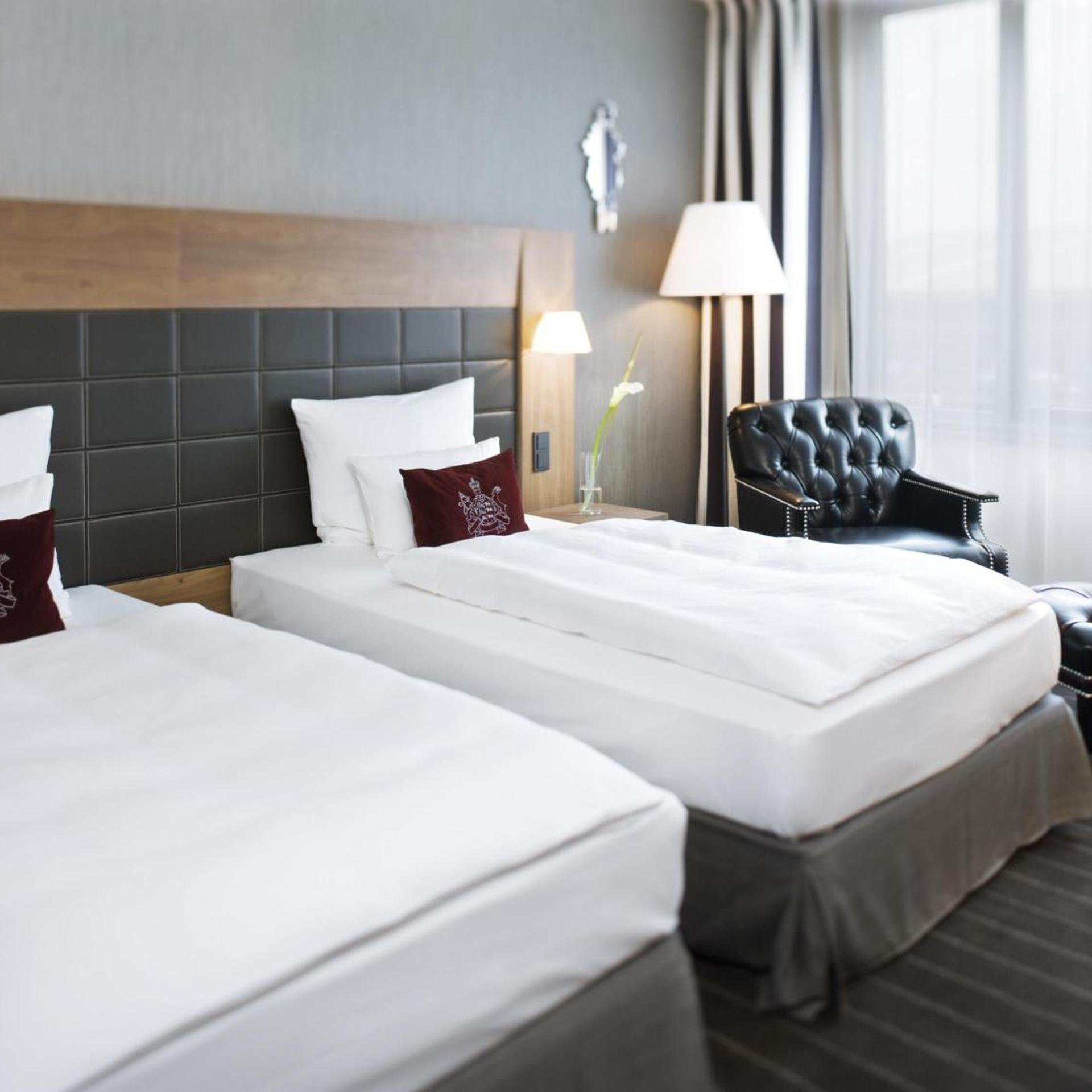 غرفة بسرير فردي