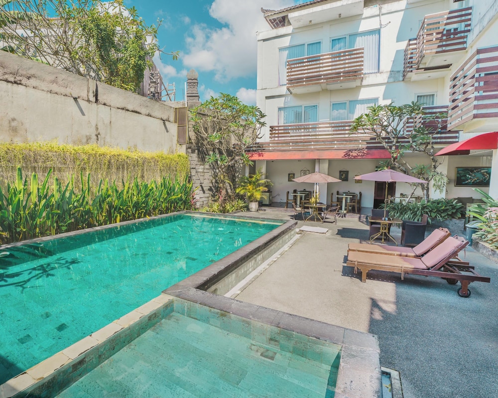 THE RINAYA CANGGU 40/49