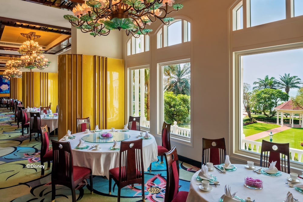Hong Kong Disneyland Hotel 48/71