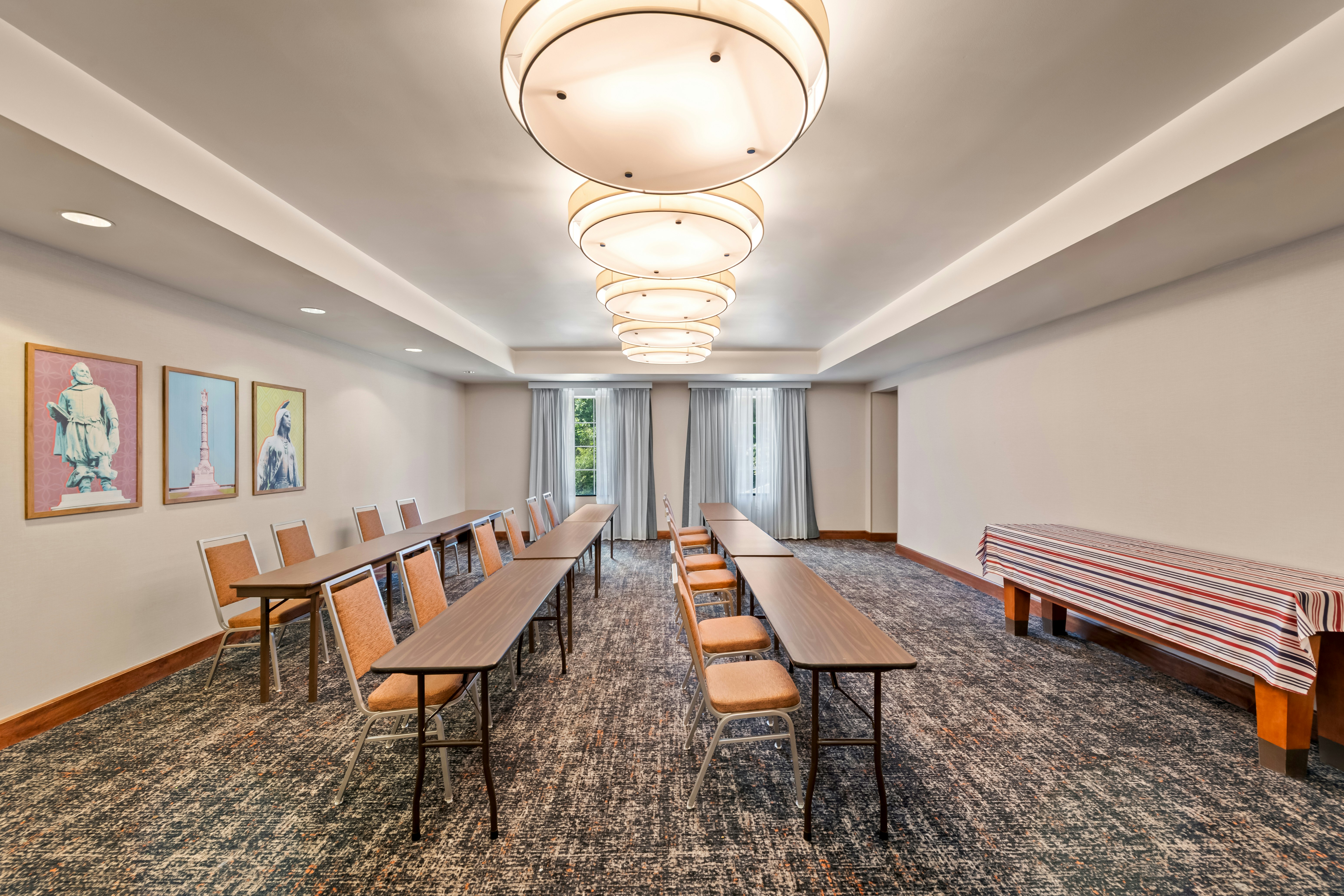 Hampton Inn And Suites Williamsburg Central 34/56