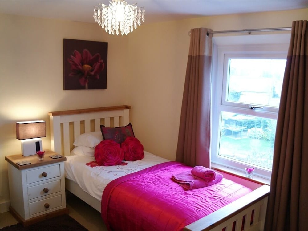 Bay Tree House B Amp B 15/48