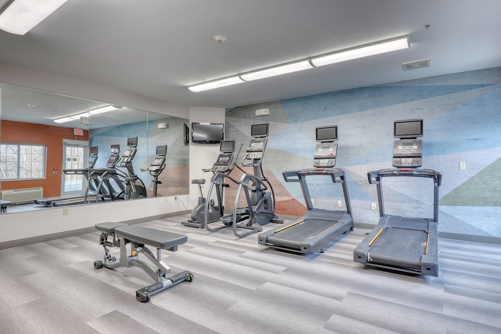 Candlewood Suites Milwaukee Airport-Oak Creek 40/73