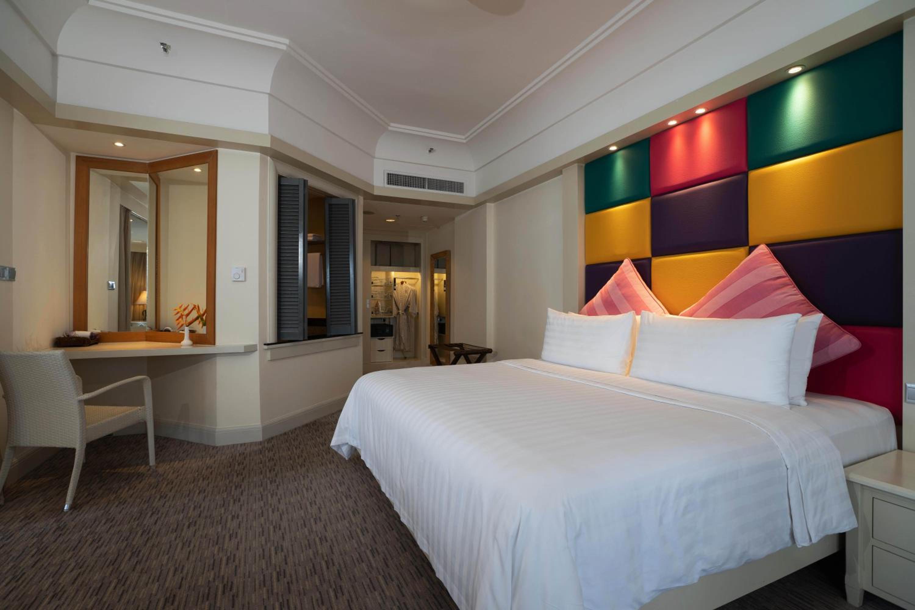 Magellan Executive Suite.